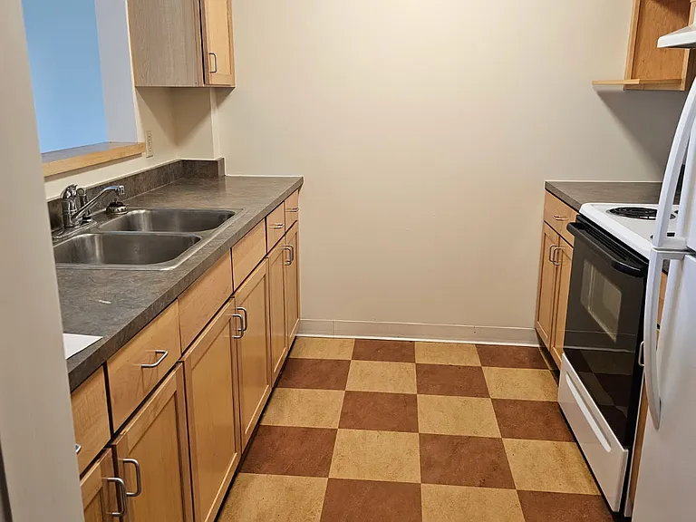 327 Main St #202 — Photo 2