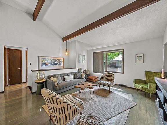3rd image of 4021 Hedges Ave