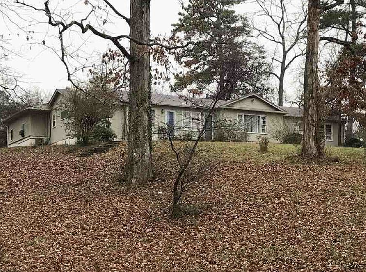 2nd image of 925 Talley Rd
