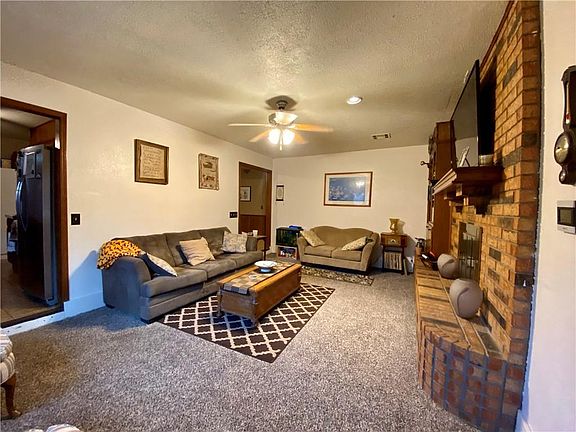 5th image of 205 Swales Blvd