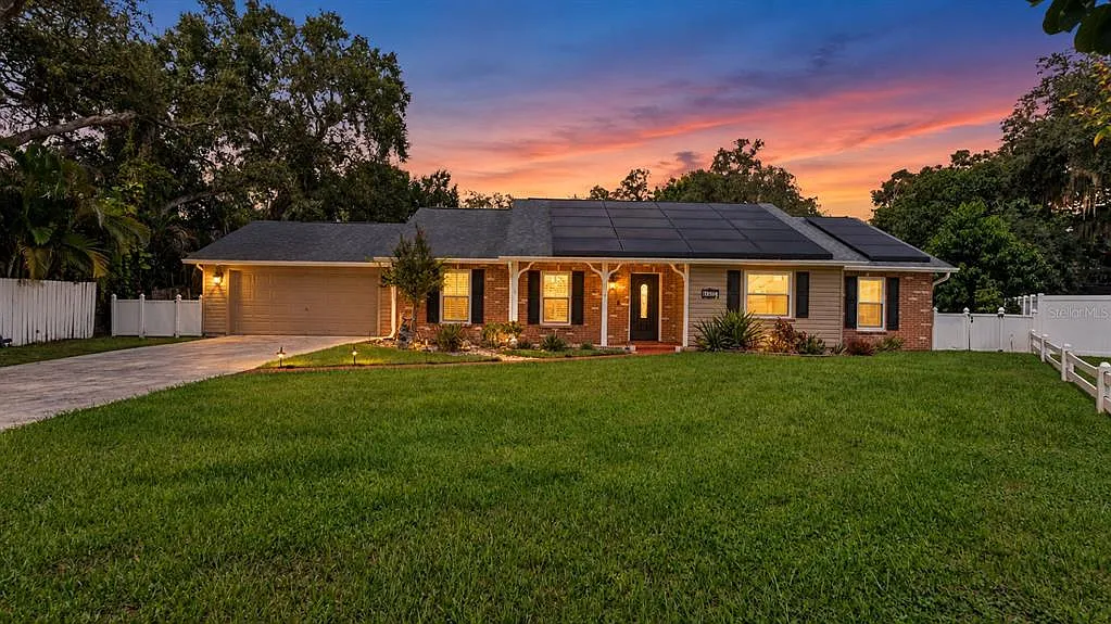 3 bed, 2.0 bath, 1945 sqft, $2,500 — Photo 1