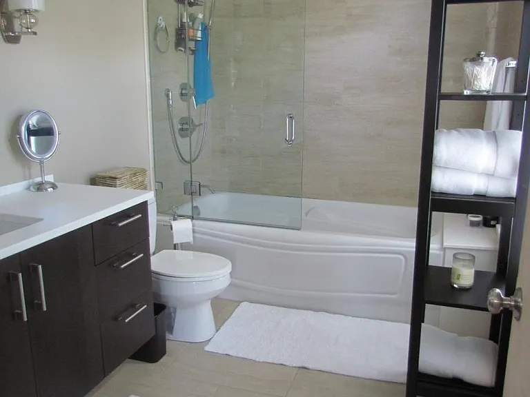 895 E 4th St #2 — Photo 13