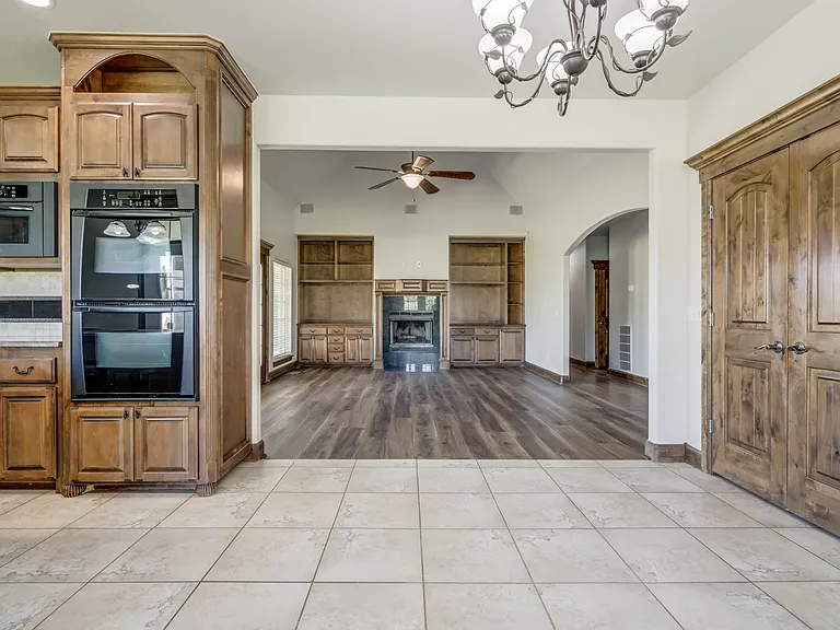 22525 Lindy Ter — Photo 36