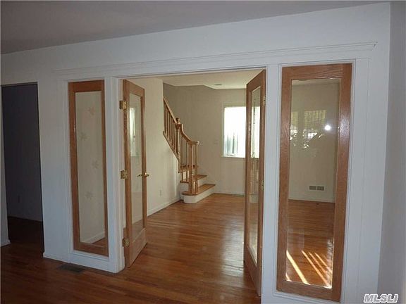 3rd image of 16 Howell Dr