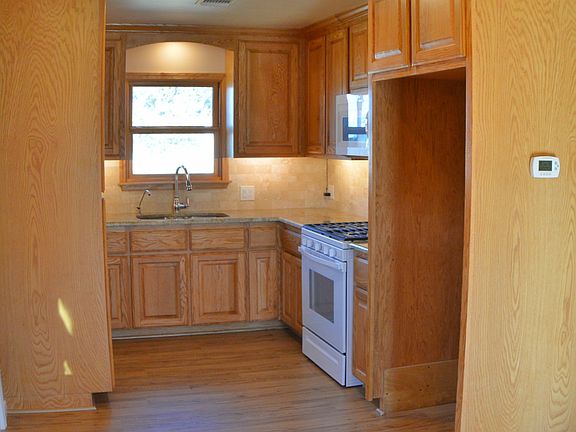 4th image of 1317 Holloman Dr