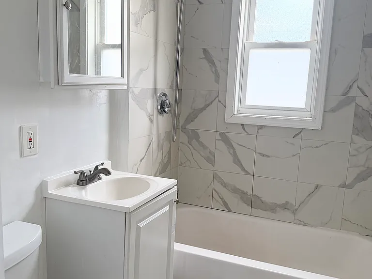 12 Fairmont Pl — Photo 2