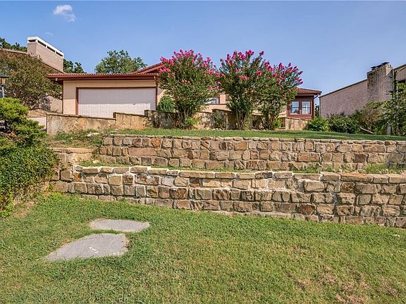 4th image of 228 Oak Hill Dr