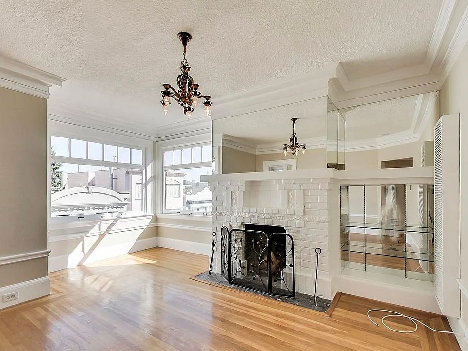1st image of 159 Dolores St APT 03