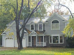 2452 Sand Run Pkwy, Akron, OH 44333