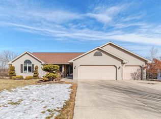 2678 Heartland Ter, Green Bay, WI 54313