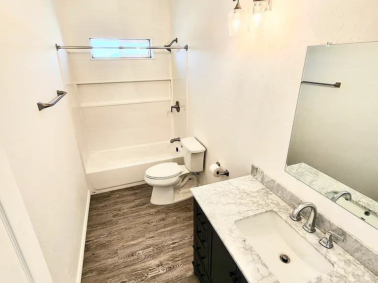 241 N Brown St — Photo 9