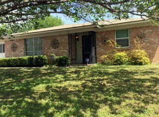 6385 Hanger Park Dr, Forest Hill, TX 76119