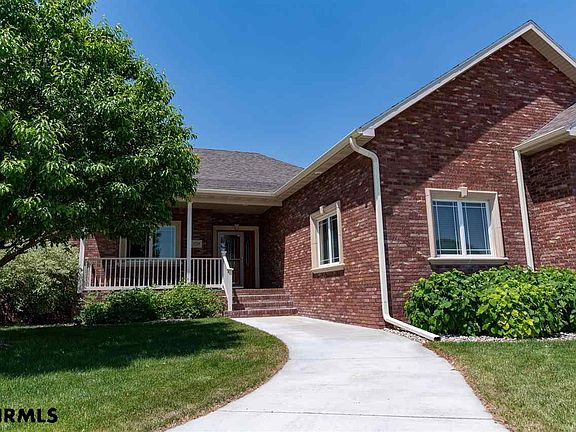 2nd image of 3724 Aspen Dr