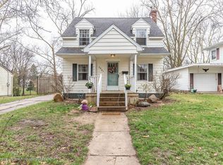 2641 Edgebrook Dr, Lansing, MI 48906