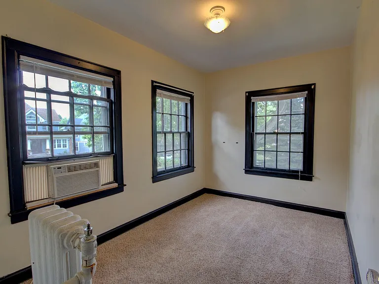 624 Scott St — Photo 16
