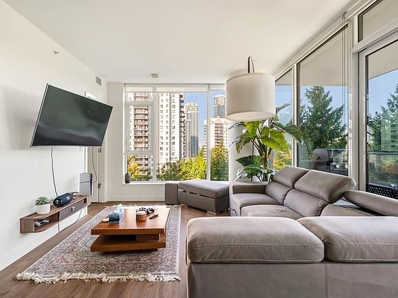 2nd image of 585 Austin Ave #701