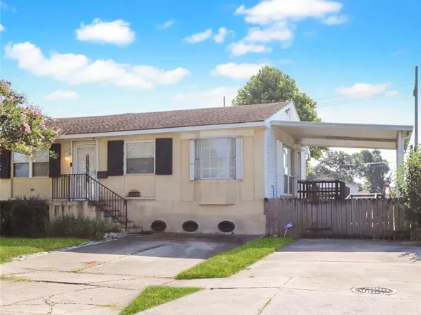 621 Willowbrook Dr, Gretna, LA 70056