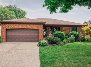 39072 Eastridge Dr, Clinton Township, MI 48038