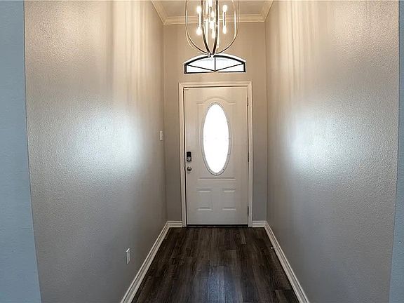 4th image of 100 Lone Oak St