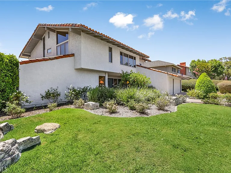 11172 Hunting Horn Dr — Photo 2