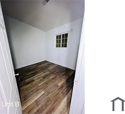 2241 Hiawatha Park Dr #B — Photo 4