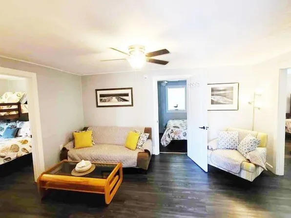 10 Hillcrest Ave APT 1, Old Orchard Beach, ME 04064