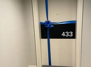 3250 Carding Mill Trl #433, Oakville, ON L6M 0Z5