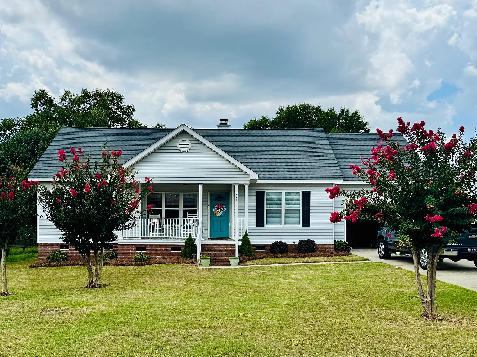 3 bed, 1200 sqft, $1,950 — Photo 1