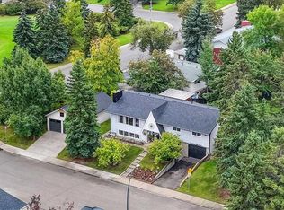 1703 N 107th Ave SW, Calgary, AB T2W 0C3