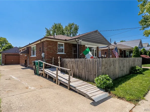 2961 North Ave, Niagara Falls, NY 14305