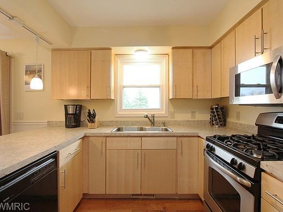 2nd image of 5892 Appleview Dr SE