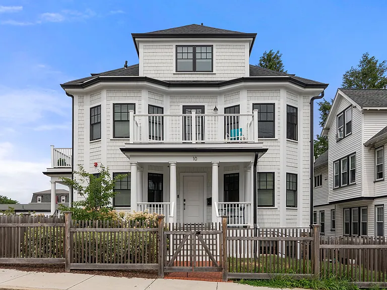 8 Sycamore St #C — Photo 34