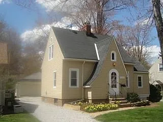 520 Parkside Dr photo 1