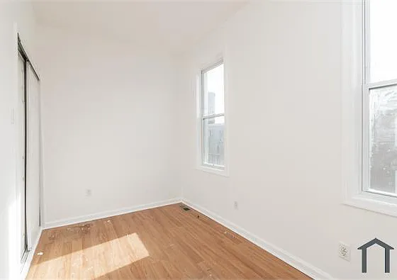 255 E Elkhart St — Photo 18