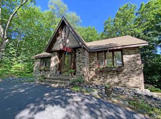 902 Saint Lusson Dr, Marquette, MI 49855