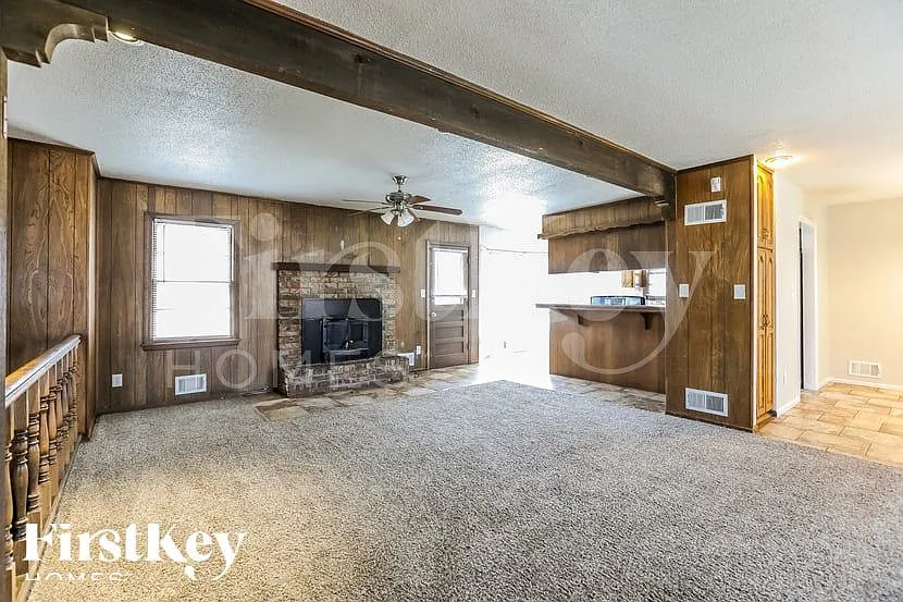 4 bed, 2.0 bath, 1402 sqft, $1,980 — Photo 3