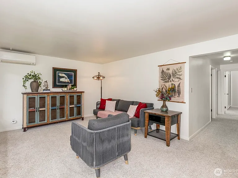 7009 Rainier Dr — Photo 4