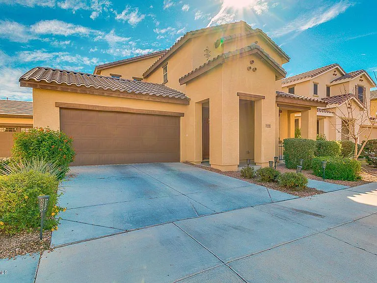 2099 S Martingale Rd — Photo 1