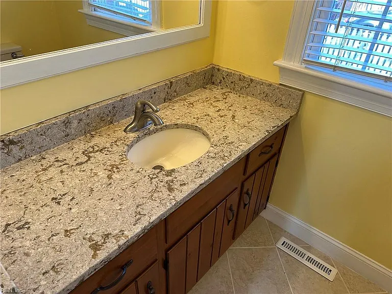 1704 Eagle Hill Dr — Photo 18