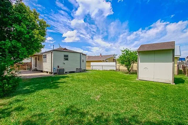 429 Olive Ave — Photo 22