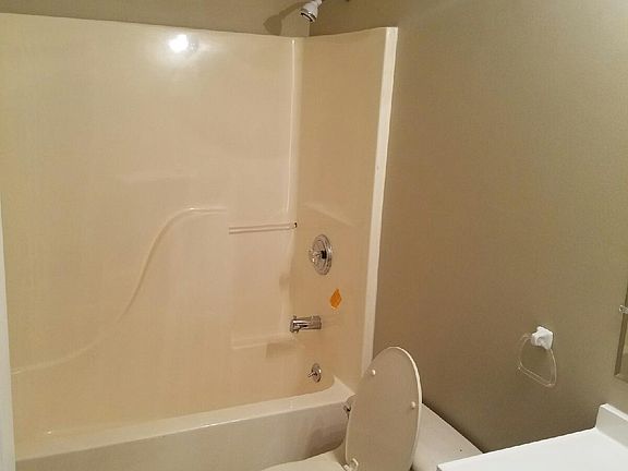 4th image of 2945 Orchard Ave