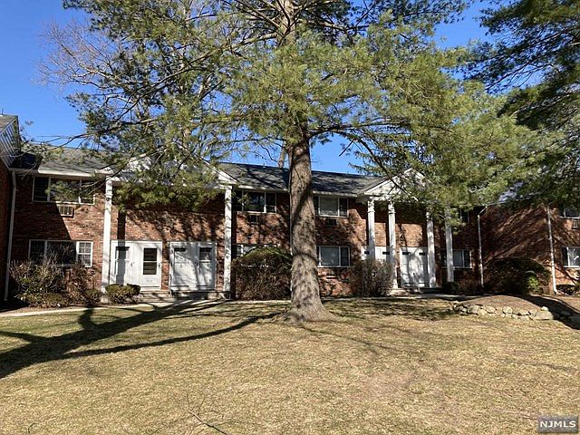 1st image of 207 Washington Dr
