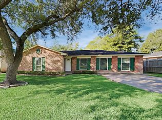 16914 Forest Bend Ave, Friendswood, TX 77546