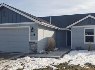 735 W Huebert St, Mountain Home, ID 83647