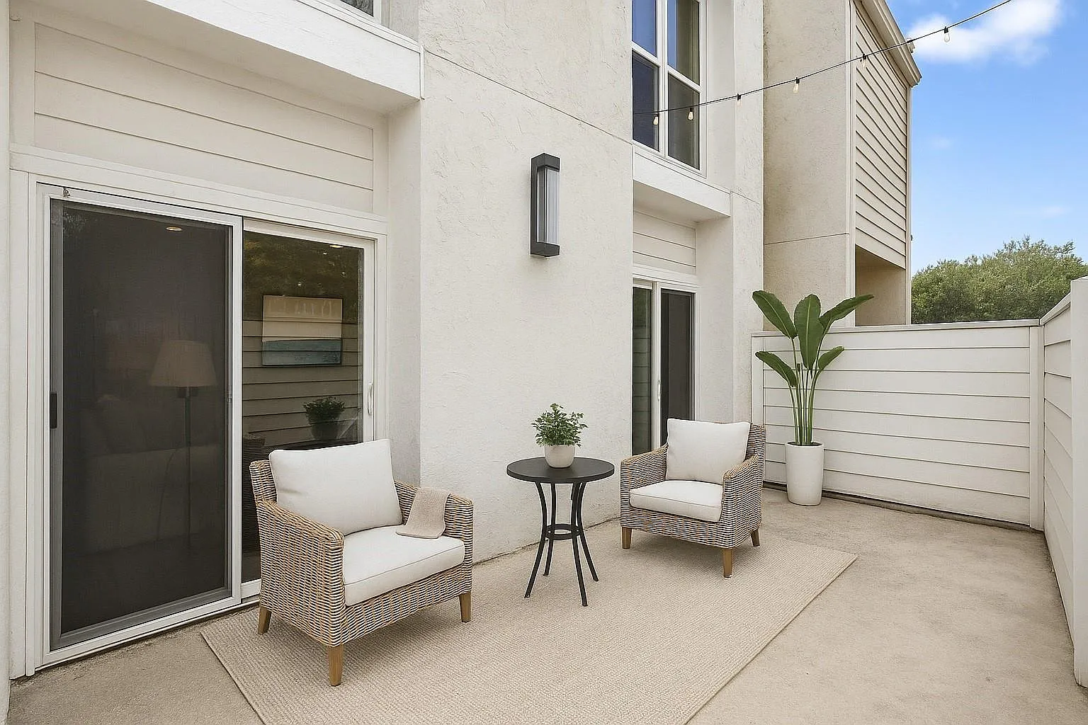 2 bed, 2.5 bath, 2200 sqft, $2,300 — Photo 3