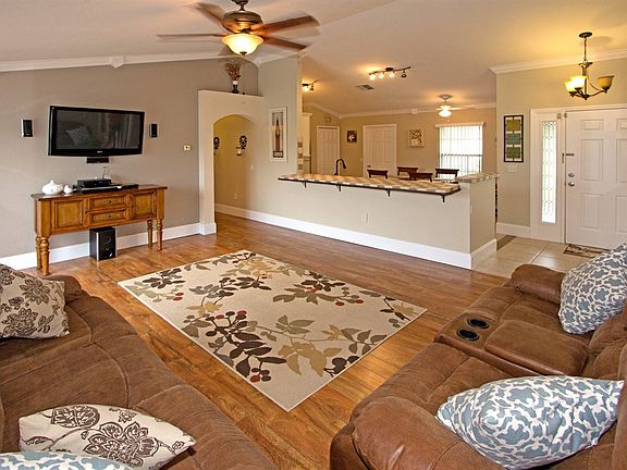 4th image of 2429 Peace Cir