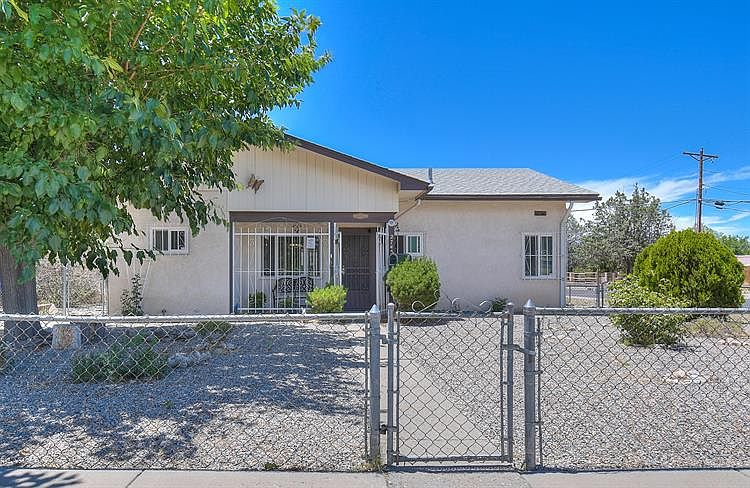 1st image of 2745 Sierra Dr NE