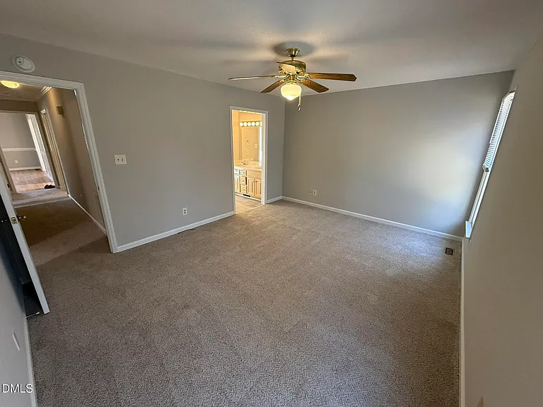 405 Avent Cir — Photo 13