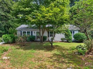 40 Thurston Dr, Hope Valley, RI 02832