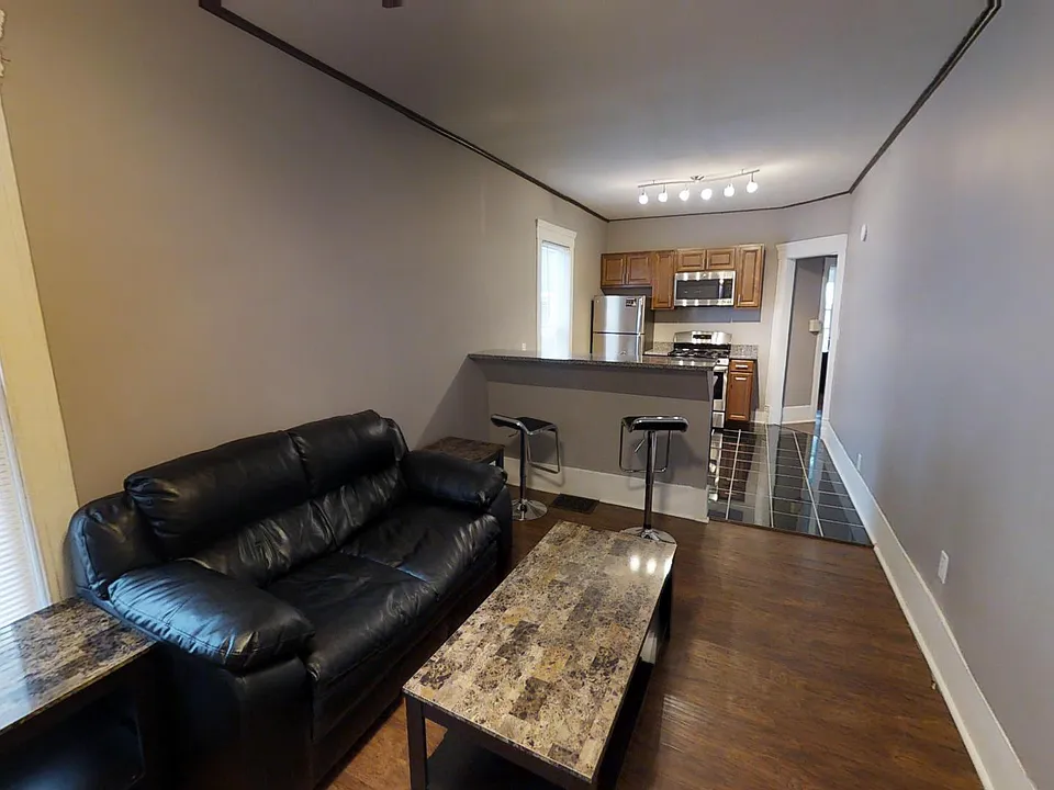 410 Westcott St #2